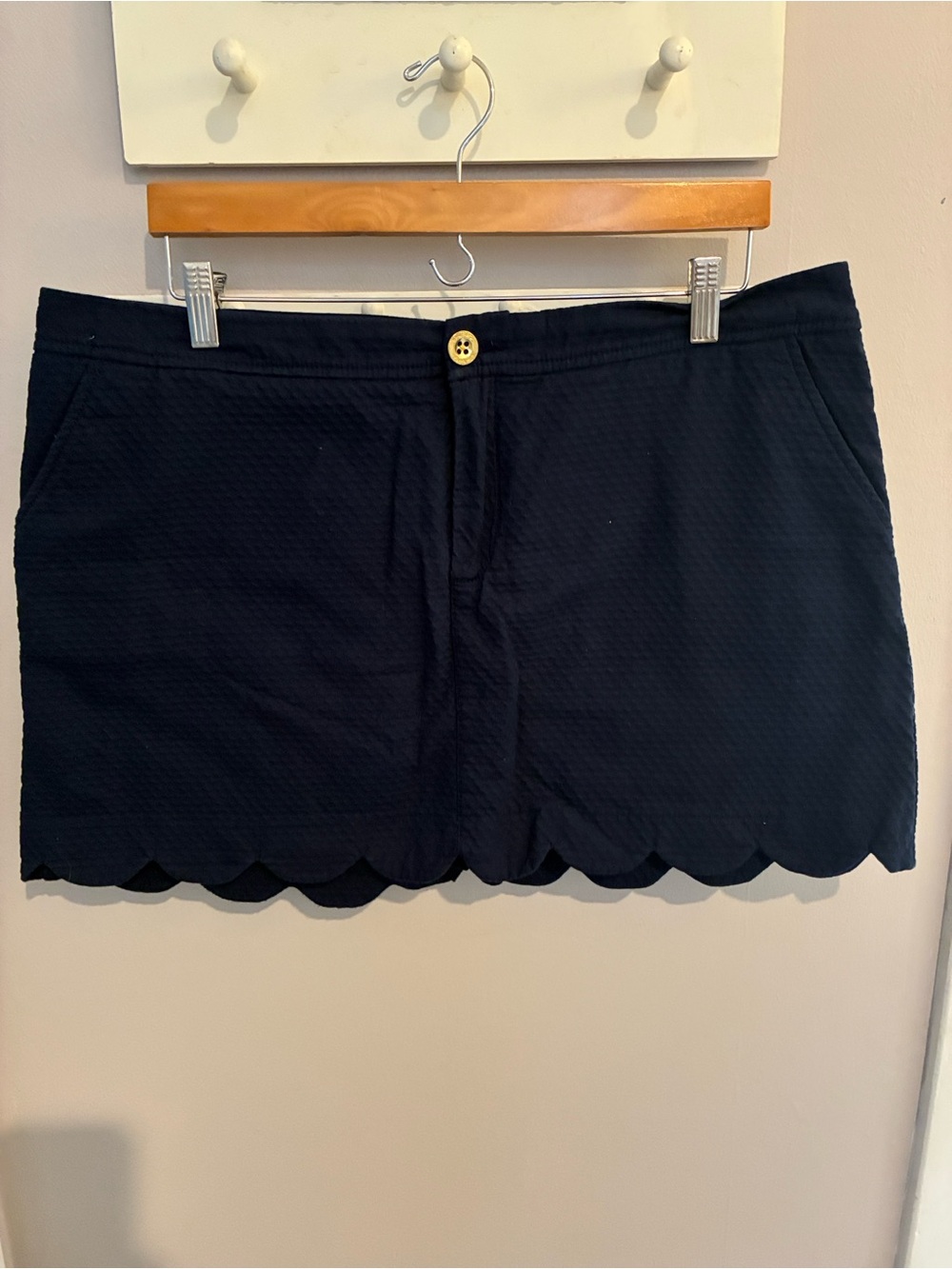 Lilly Pulitzer Navy Scalloped Hem Bermuda Shorts